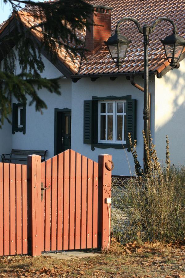 Zielone Okiennice Милки Екстериор снимка